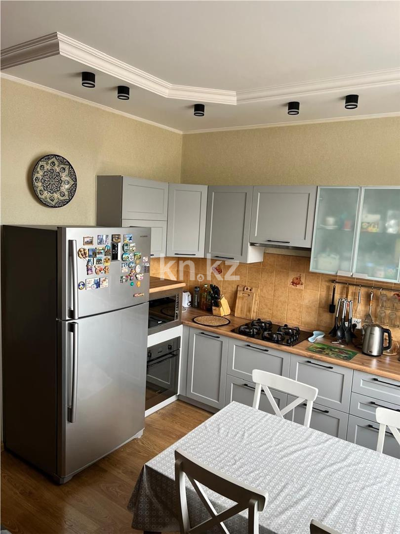 Продажа 3-комнатной квартиры, 98 м², ул. Аманжолова в Караганде - фото 9