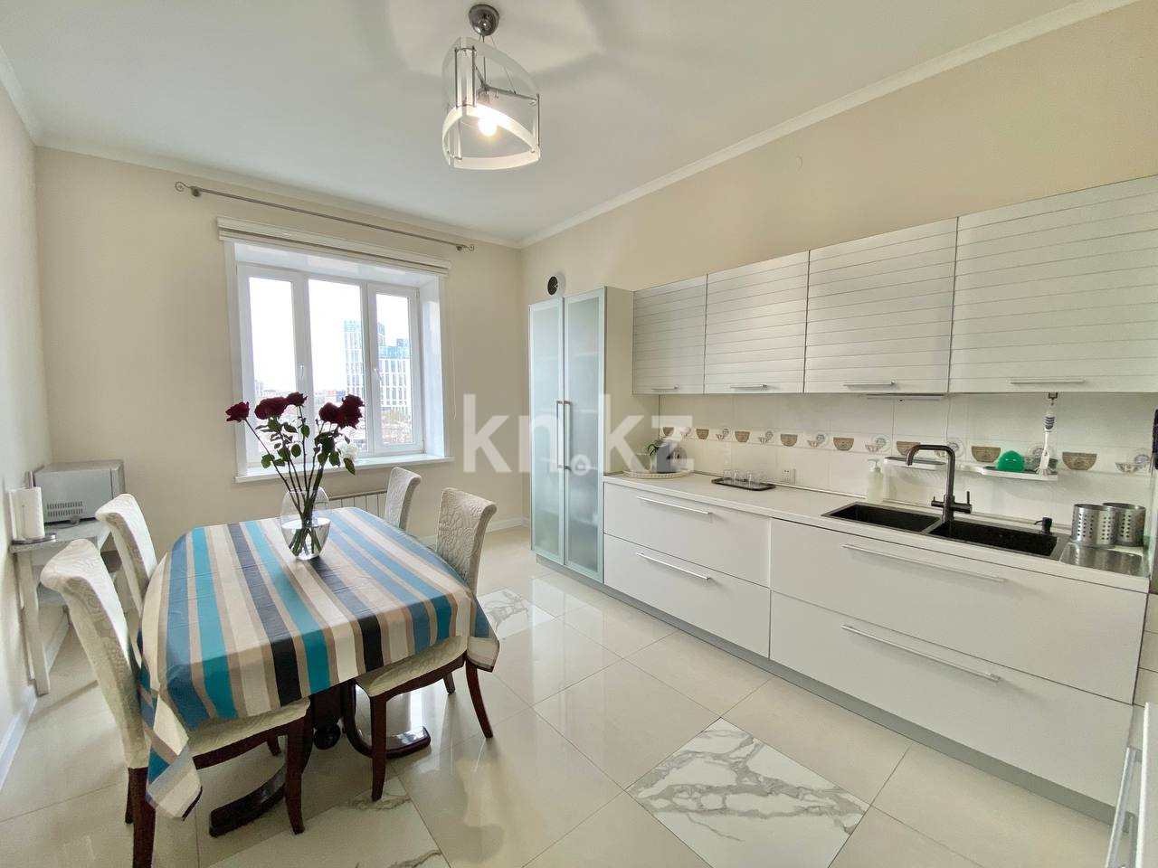 Продажа 4-комнатной квартиры, 130 м² в Астане - фото 2