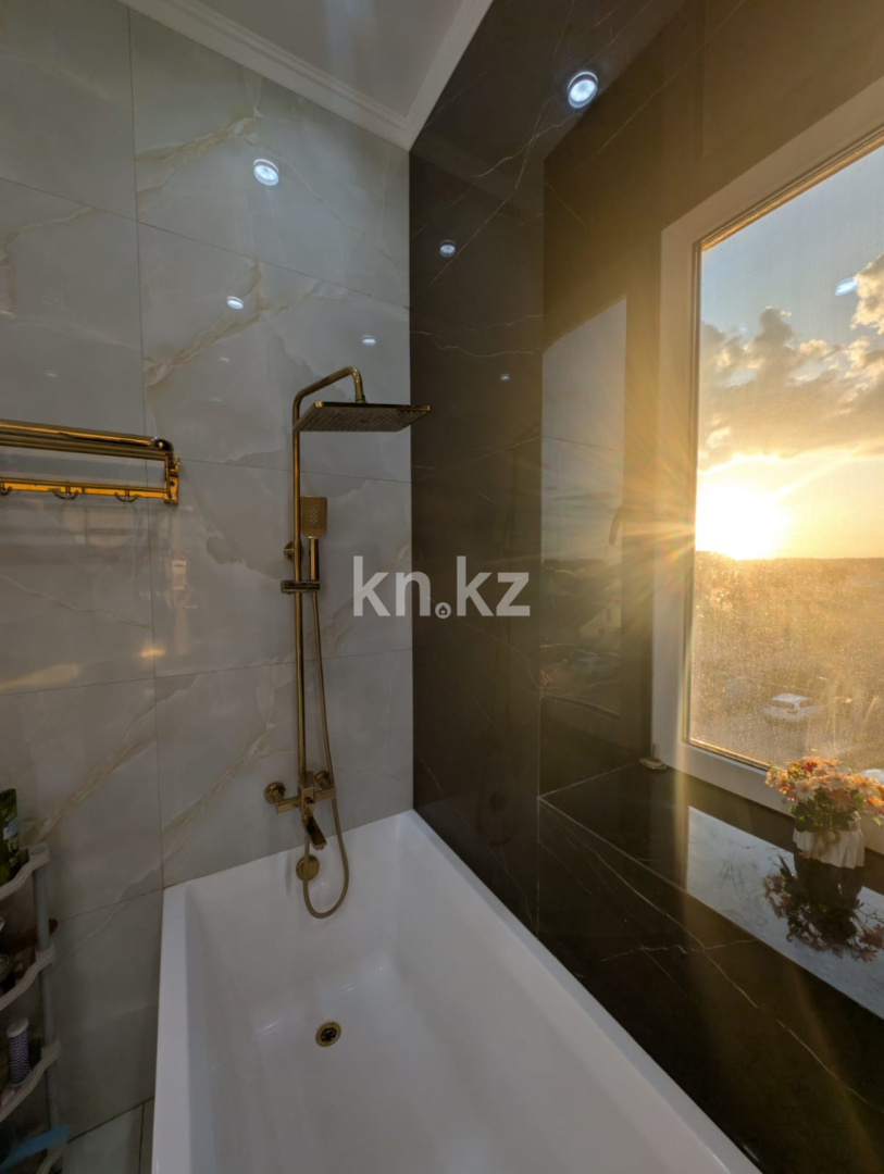 Продажа 4-комнатной квартиры, 115 м² в Уральске - фото 24