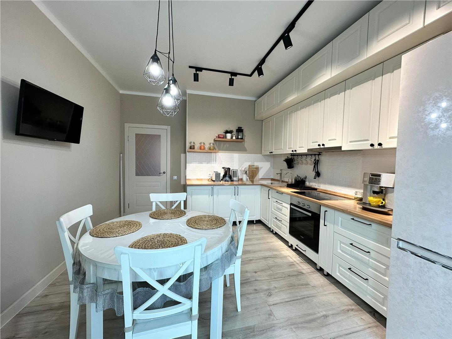 Продажа 3-комнатной квартиры, 88 м², мкр. Степной-2, дом  14/1 в Караганде - фото 2