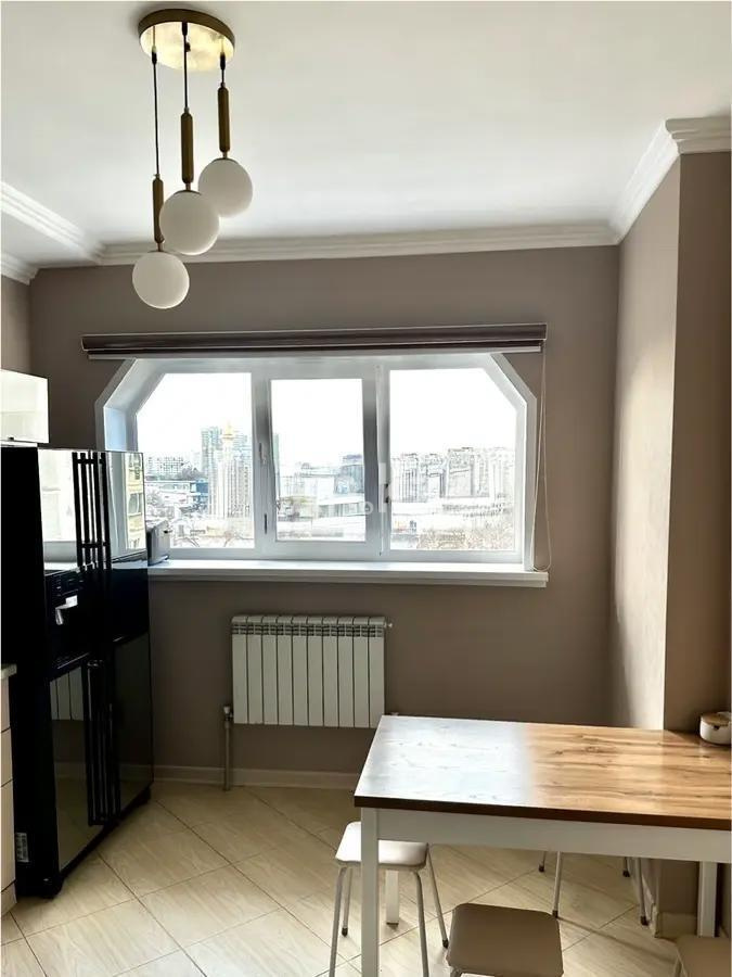 Продажа 3-комнатной квартиры, 74 м², ул. Толе би, дом  221 в Алматы - фото 3