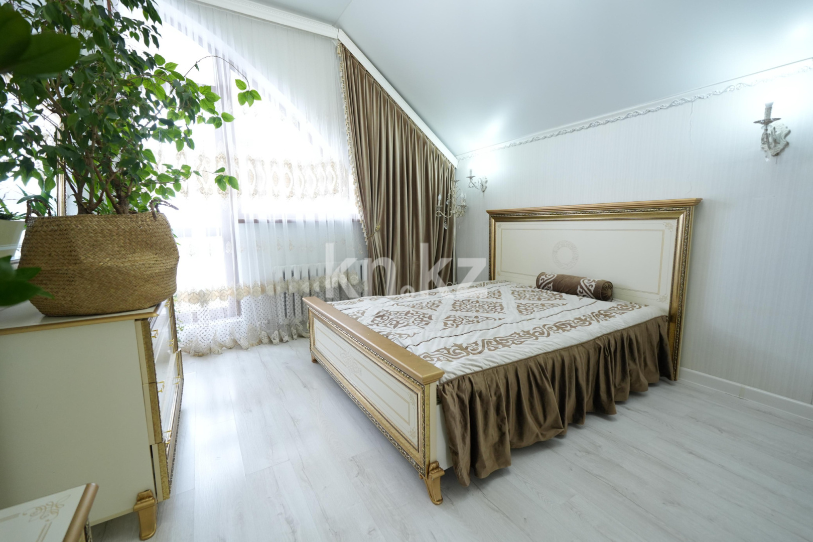 Продажа 5-комнатной квартиры, 188 м² в Актобе - фото 4