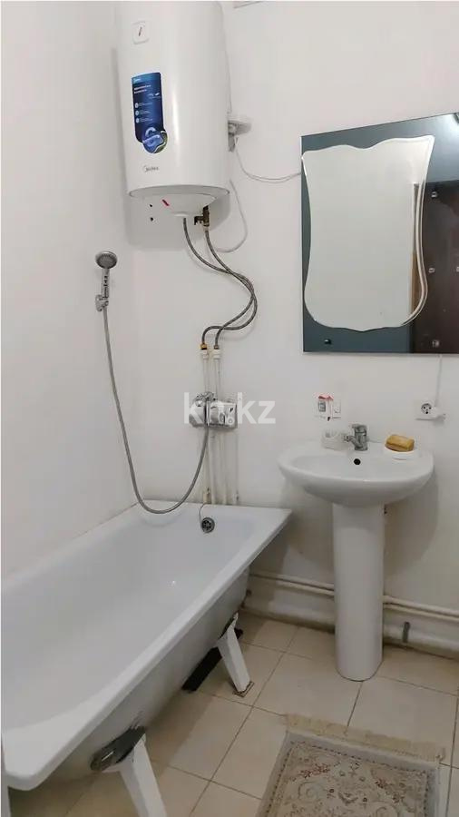 Продажа 2-комнатной квартиры, 70 м², ул. Момышулы, дом  24 в Караганде - фото 4