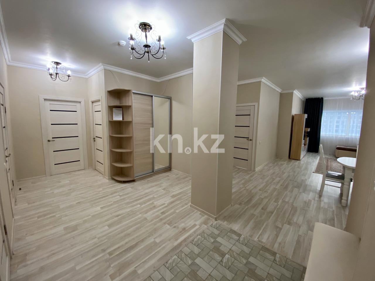 Аренда 4-комнатной квартиры посуточно, 180 м², ул. Достык, дом  5/1 - ул. Сауран в Астане - фото 7