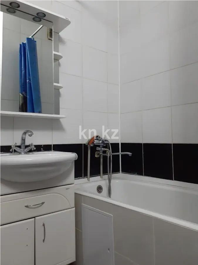 Продажа 1-комнатной квартиры, 40 м², мкр-н Аксай-4, дом  57 в Алматы - фото 3