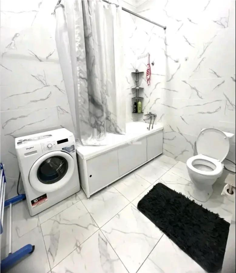 Продажа 1-комнатной квартиры, 65 м², ул. Нажимеденова, дом  16а в Астане - фото 2