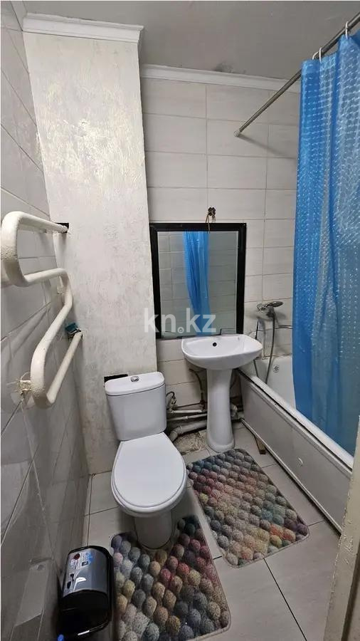 Продажа 1-комнатной квартиры, 32 м², 5 мкр., дом  15 в Алматы - фото 5