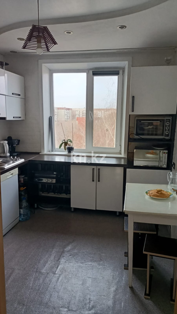 Продажа 3-комнатной квартиры, 64 м², мкр. Гульдер-1, дом  9 в Караганде - фото 8