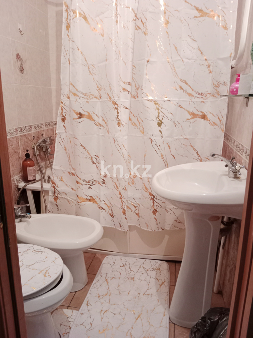 Аренда 2-комнатной квартиры посуточно, 46 м², ул. Казахстан, дом  106 в Усть-Каменогорске - фото 2