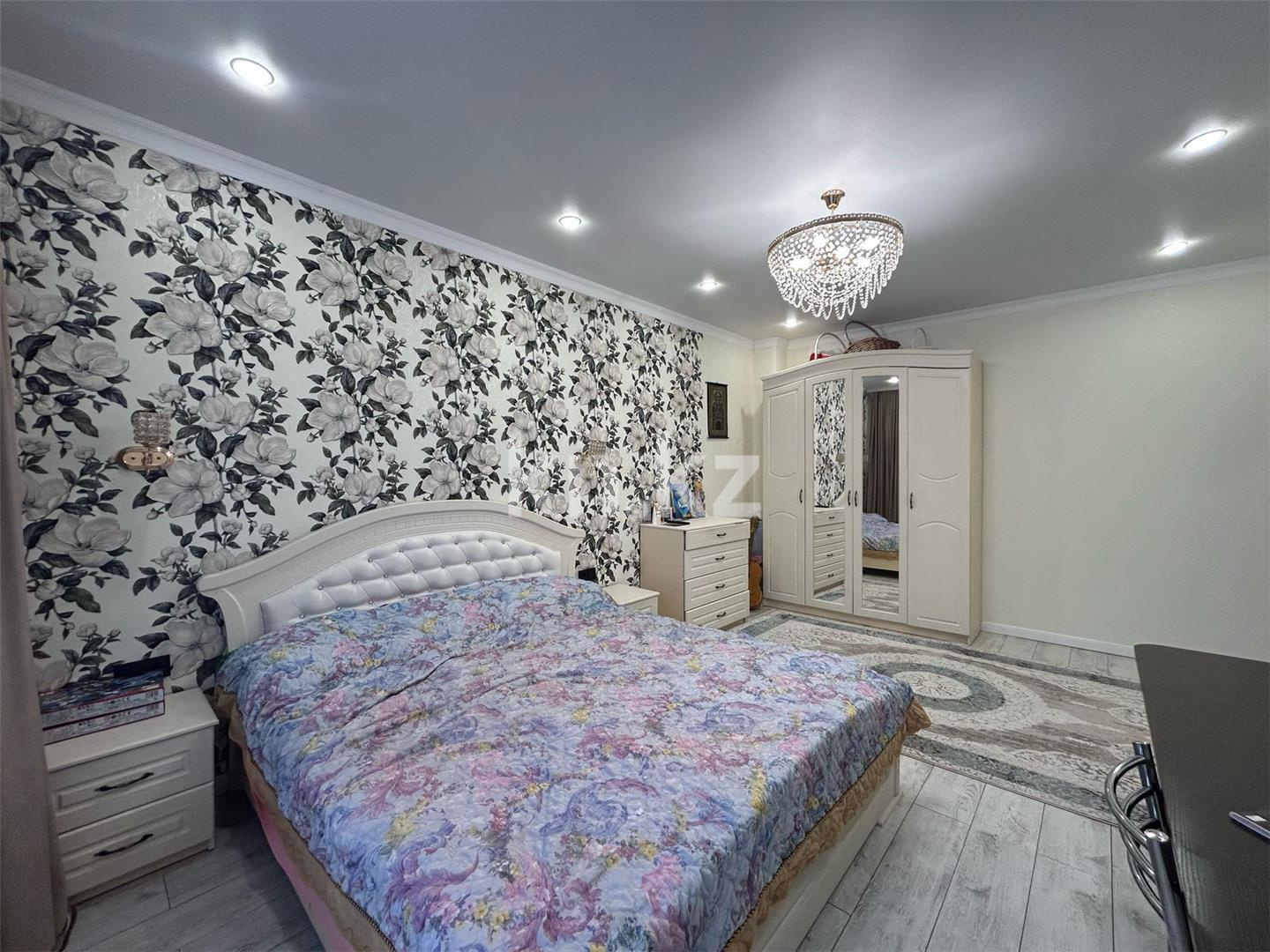 Продажа 7-комнатного дома, 355 м², ул. Жандарбековой в Караганде - фото 3