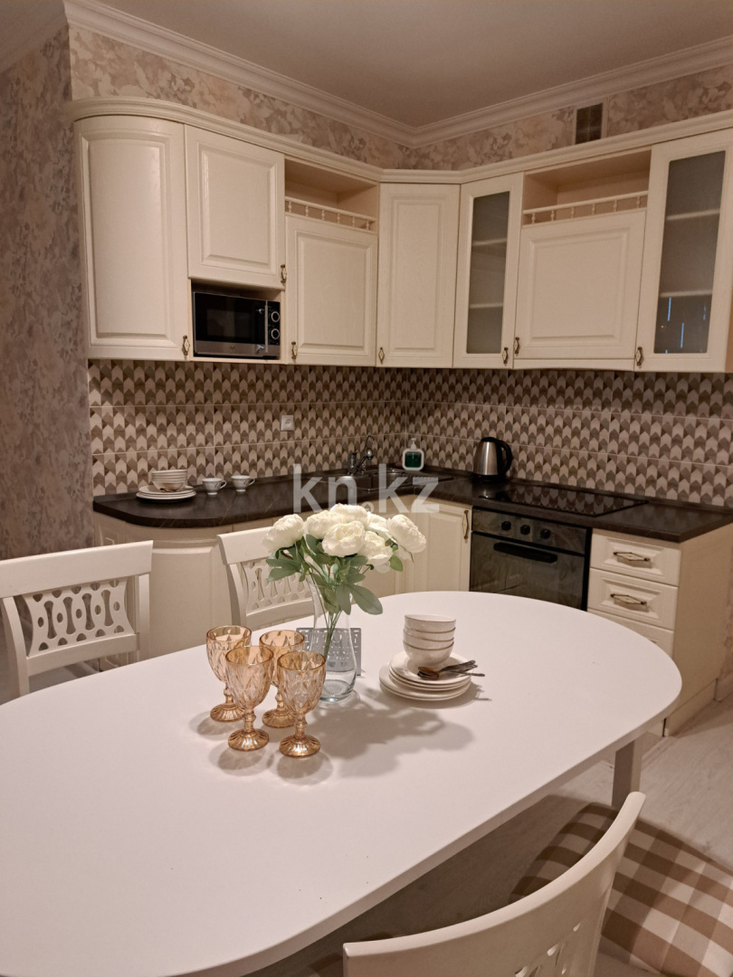 Аренда 2-комнатной квартиры посуточно, 86 м², ул. Достык, дом  5 - ул. Сауран в Астане - фото 4