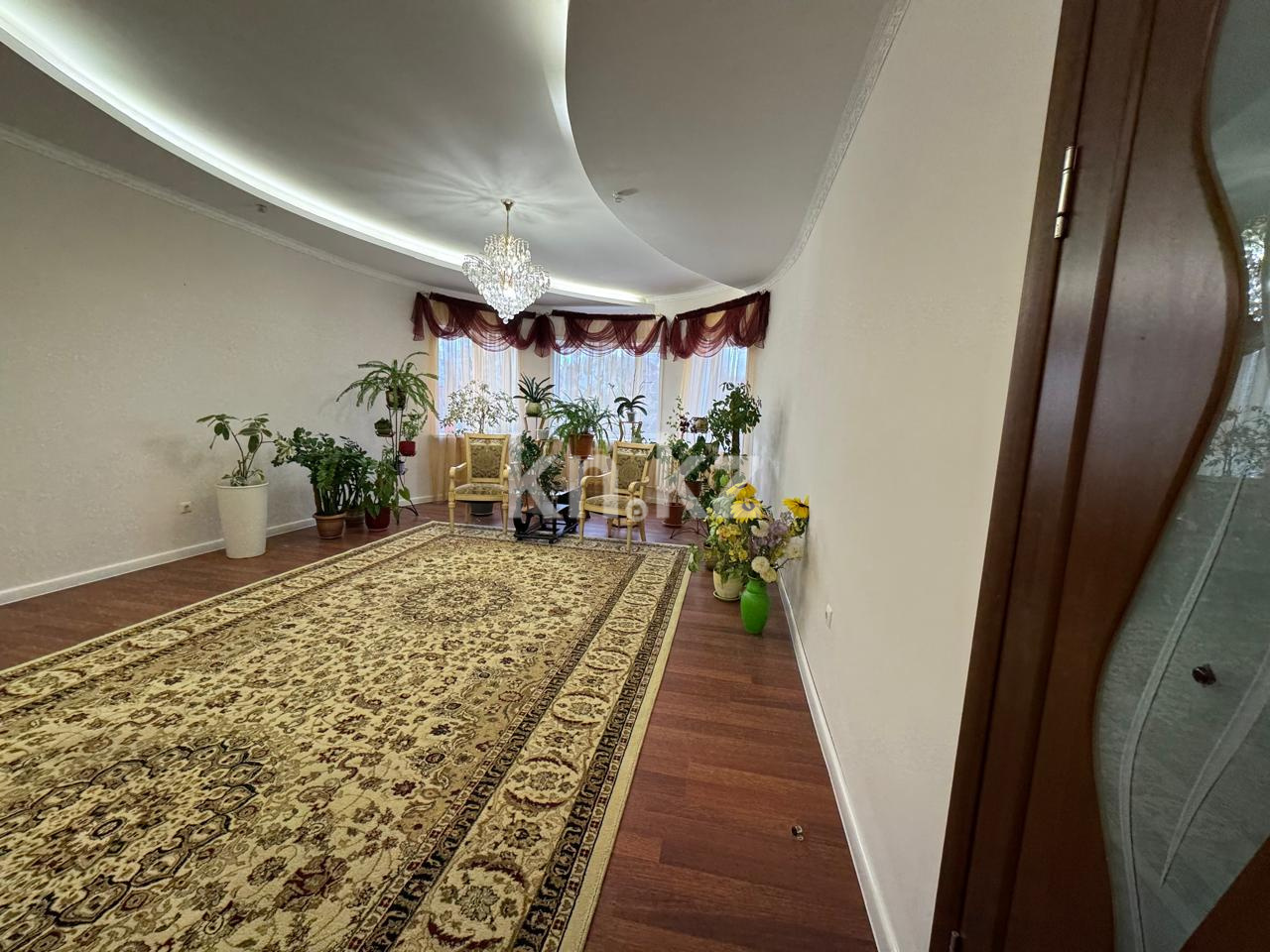 Аренда 8-комнатного дома, 400 м², ул. Кыз-Жибек в Астане - фото 34