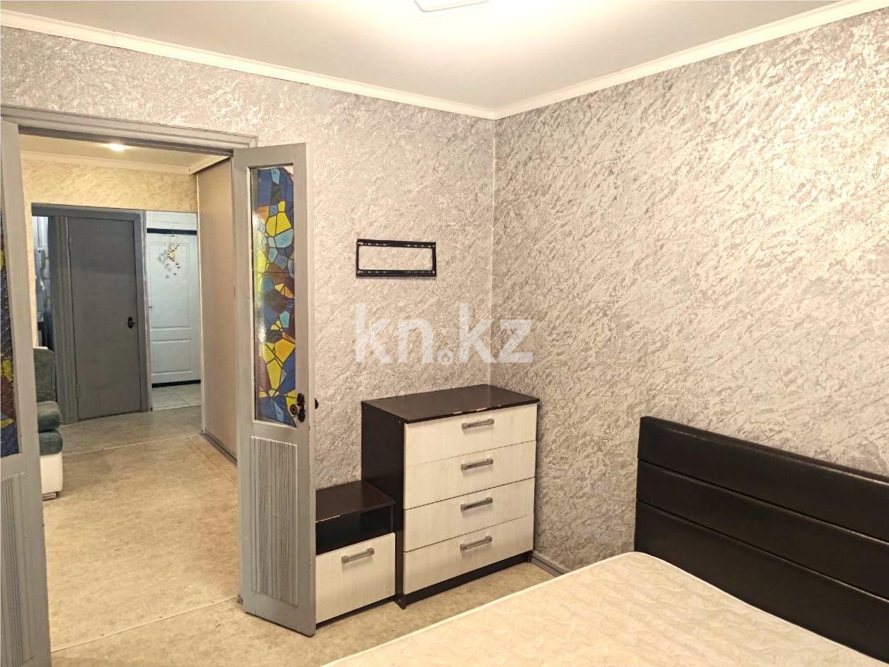 Продажа 3-комнатной квартиры, 48 м², 23-й мкр., дом  34 в Караганде - фото 6