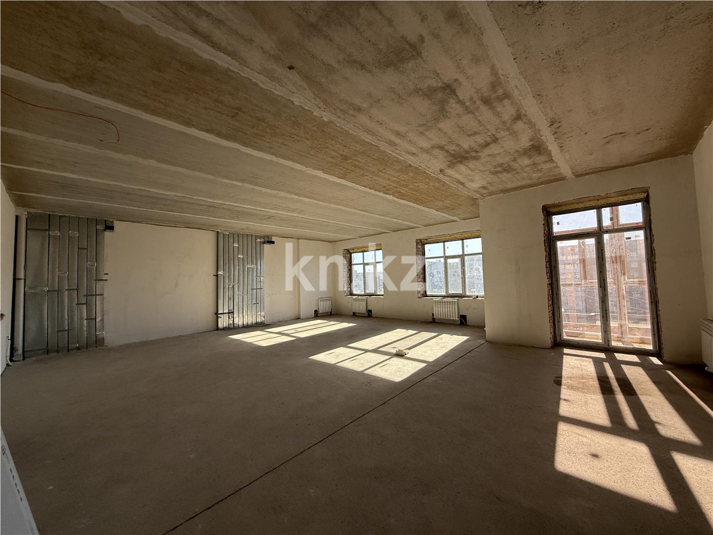 Продажа 3-комнатной квартиры, 79 м², мкр-н Гульдер-1, дом  3а в Караганде - фото 2