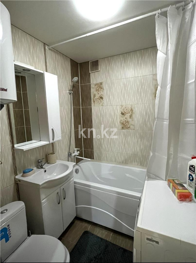Продажа 1-комнатной квартиры, 37 м², ул. Муканова в Караганде - фото 4