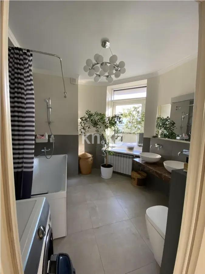 Продажа 3-комнатной квартиры, 97 м², ул. Сатпаева, дом  30а в Алматы - фото 5