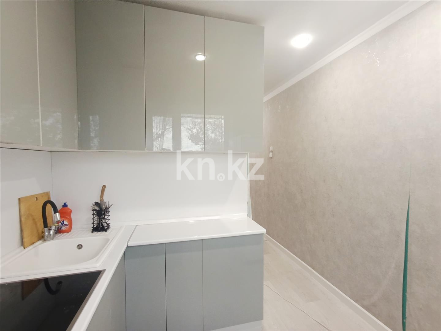 Продажа 2-комнатной квартиры, 47 м², 15 мкр. в Караганде - фото 3