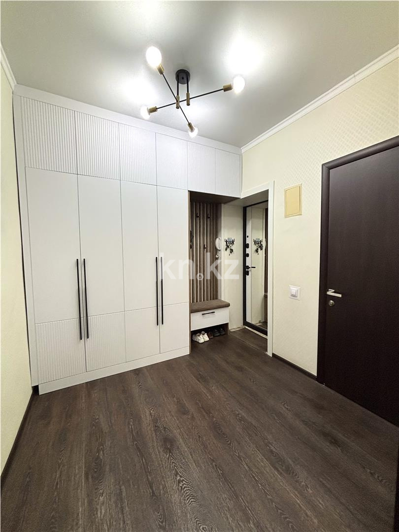 Продажа 3-комнатной квартиры, 76 м², ул. Абая в Караганде - фото 14