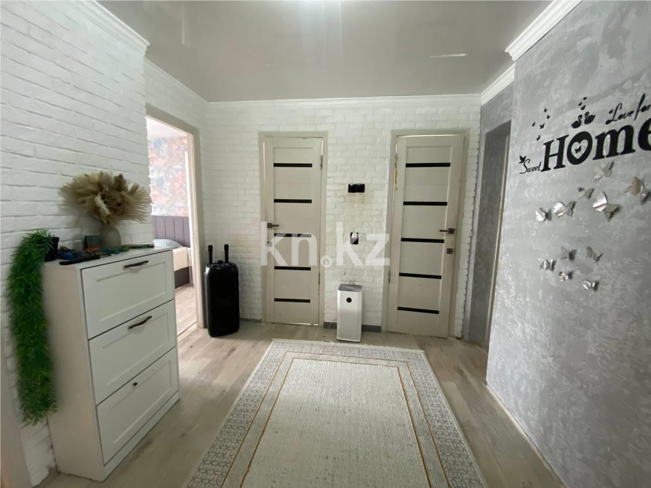 Продажа 3-комнатной квартиры, 59 м², ул. Маметовой, дом  93 в Караганде - фото 9