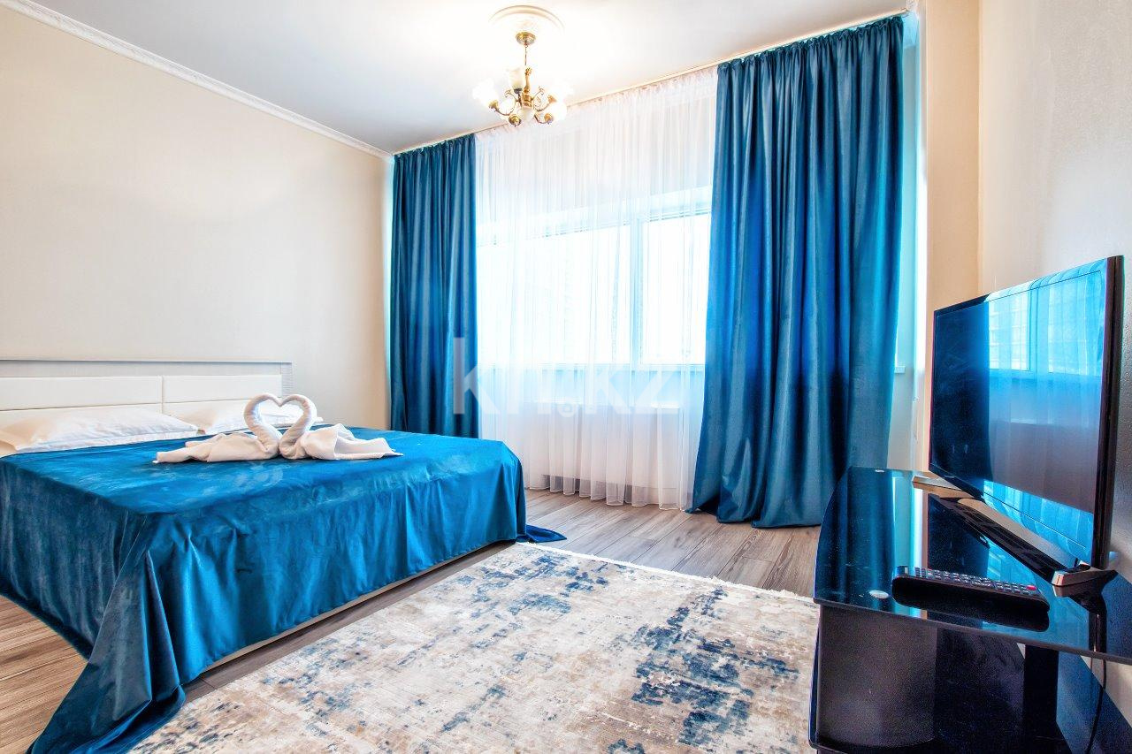 Аренда 1-комнатной квартиры посуточно, 48 м², ул. Достык, дом  5 - ул. Сауран в Астане