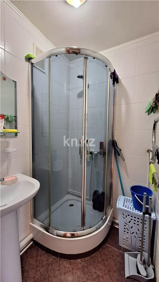 Продажа 3-комнатной квартиры, 62 м², 18 мкр. в Караганде - фото 8