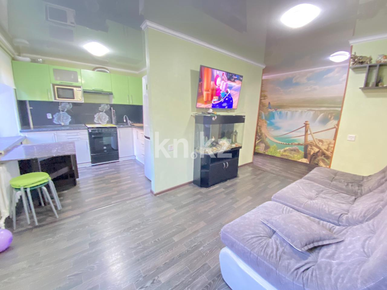 Продажа 3-комнатной квартиры, 58 м², мкр-н 21 в Караганде