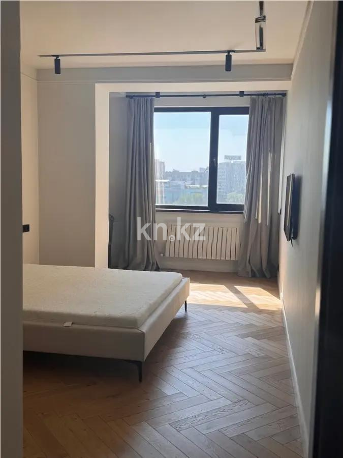 Продажа 5-комнатной квартиры, 190 м², пр. Аль-Фараби, дом  1а в Алматы