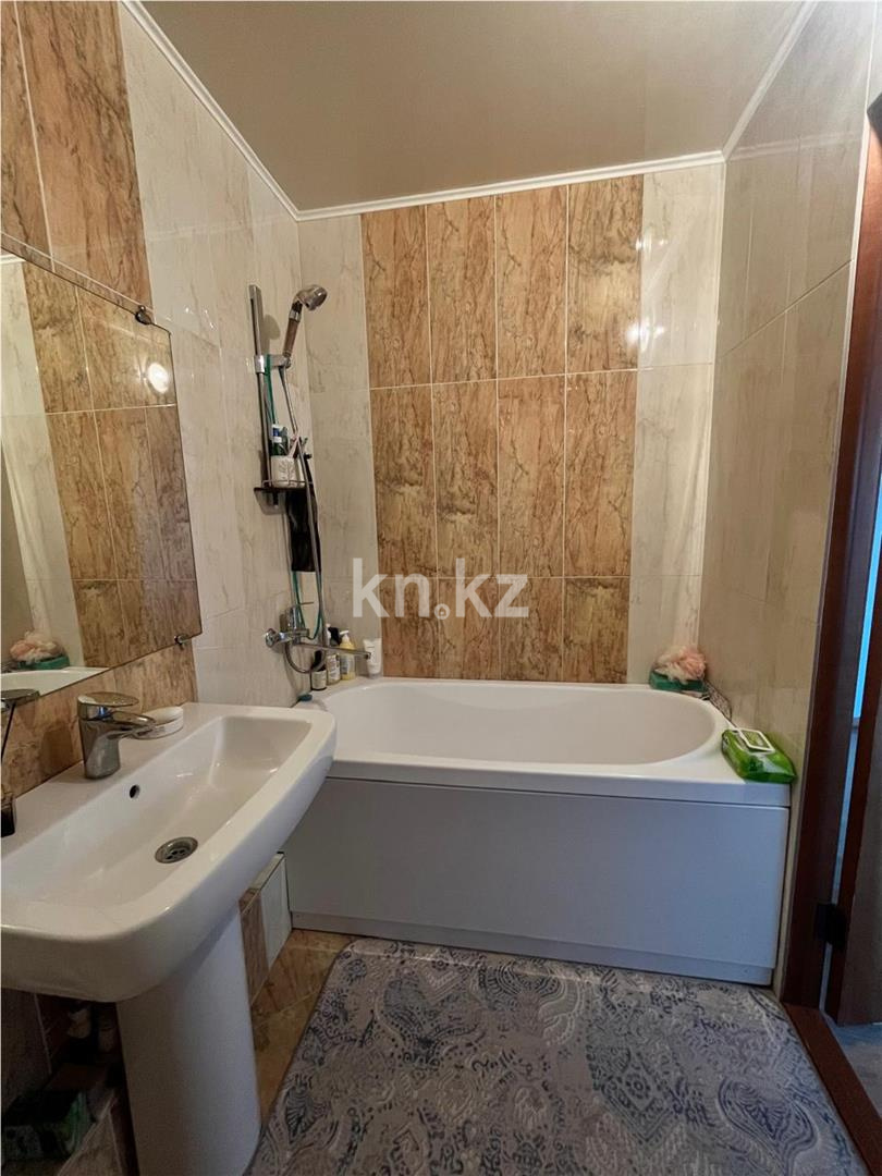 Продажа 3-комнатной квартиры, 65 м² в Караганде - фото 13