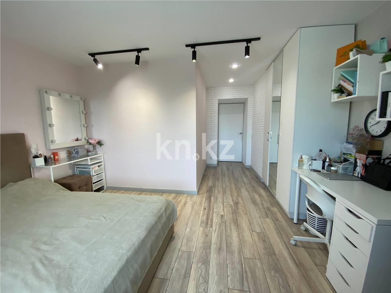 Продажа 4-комнатной квартиры, 102 м², пр. Н. Абдирова, дом  19 в Караганде - фото 7