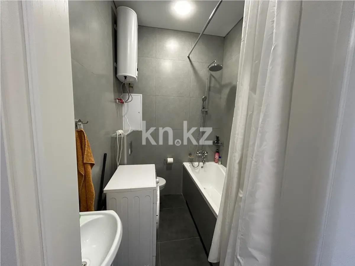 Продажа 3-комнатной квартиры, 63 м², ул. Университетская, дом  28/19 в Караганде - фото 4