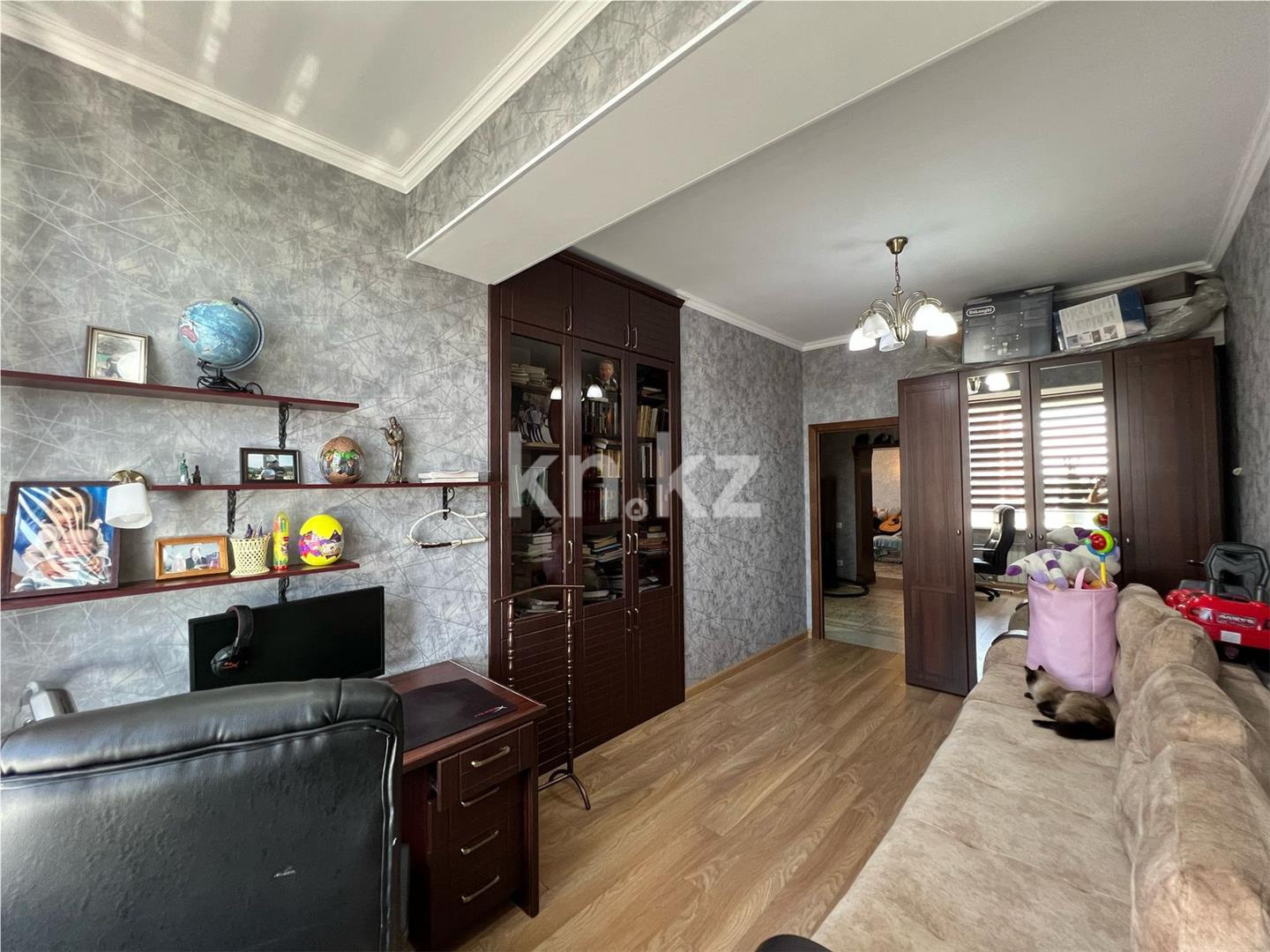 Продажа 3-комнатной квартиры, 127 м², ул. Аманжолова, дом  96/1 в Караганде - фото 7