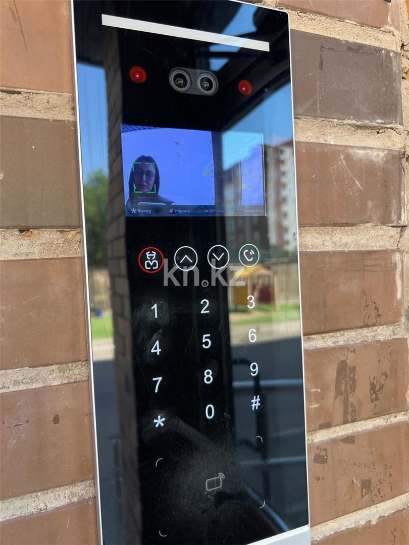 Продажа 3-комнатной квартиры, 95 м², ул. Муканова, дом  1/9 в Караганде - фото 5