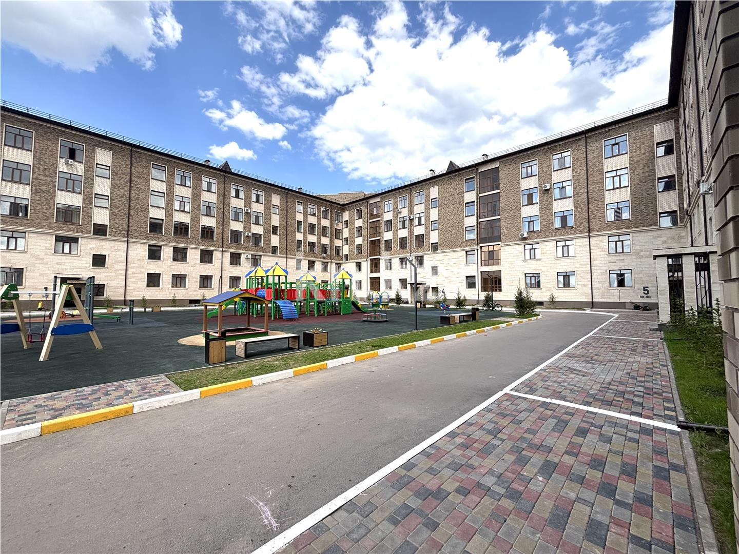 Продажа 2-комнатной квартиры, 67 м², 218 учетный квартал, дом  155 в Караганде - фото 20