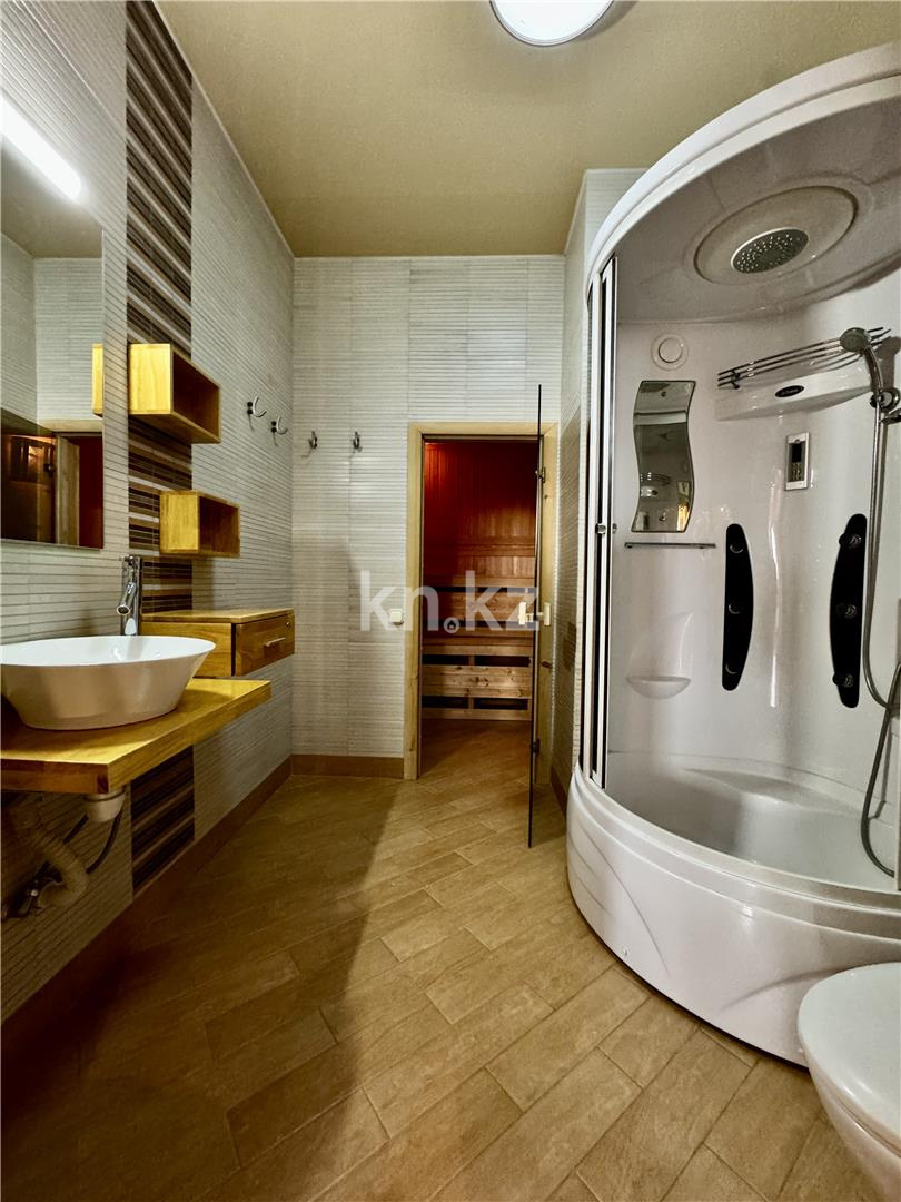 Продажа 6-комнатной квартиры, 227 м², ул. Ерубаева, дом  50/6 в Караганде - фото 29