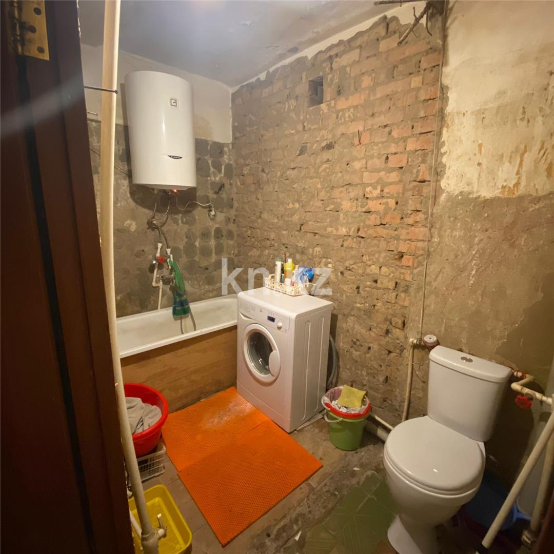 Продажа 3-комнатной квартиры, 63 м², мкр. Восток-2 в Караганде - фото 7