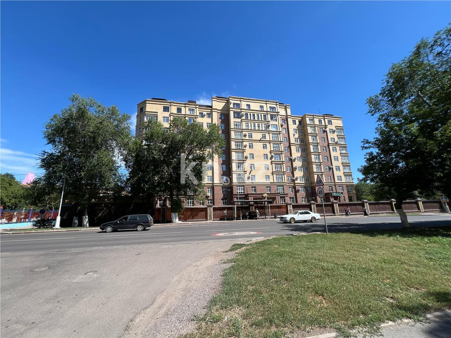 Продажа 3-комнатной квартиры, 127 м², ул. Аманжолова, дом  96/1 в Караганде - фото 24