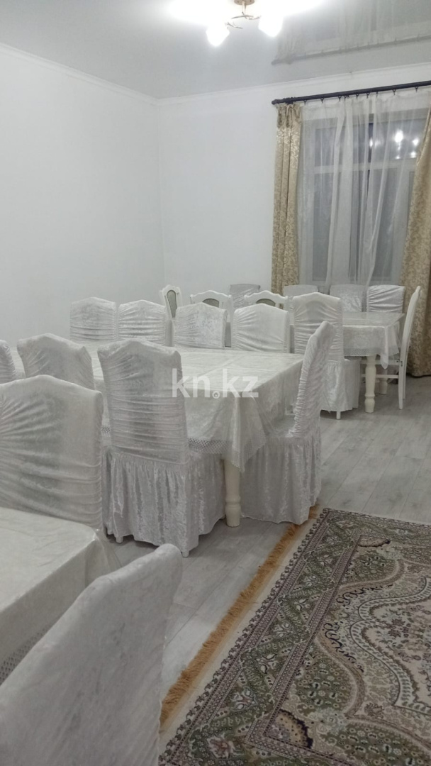 Аренда 7-комнатного дома, 250 м², ул. Кунгей, дом  1 в Караганде