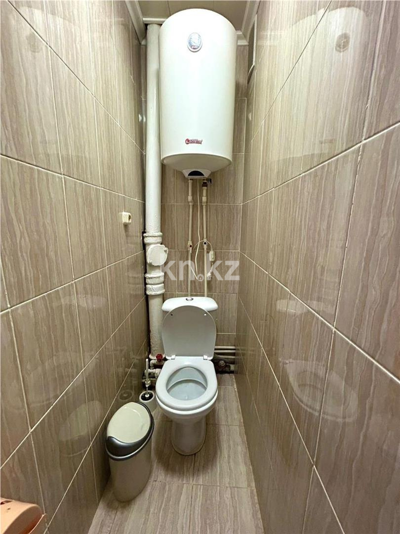 Продажа 4-комнатной квартиры, 70 м², ул. Муканова в Караганде - фото 7