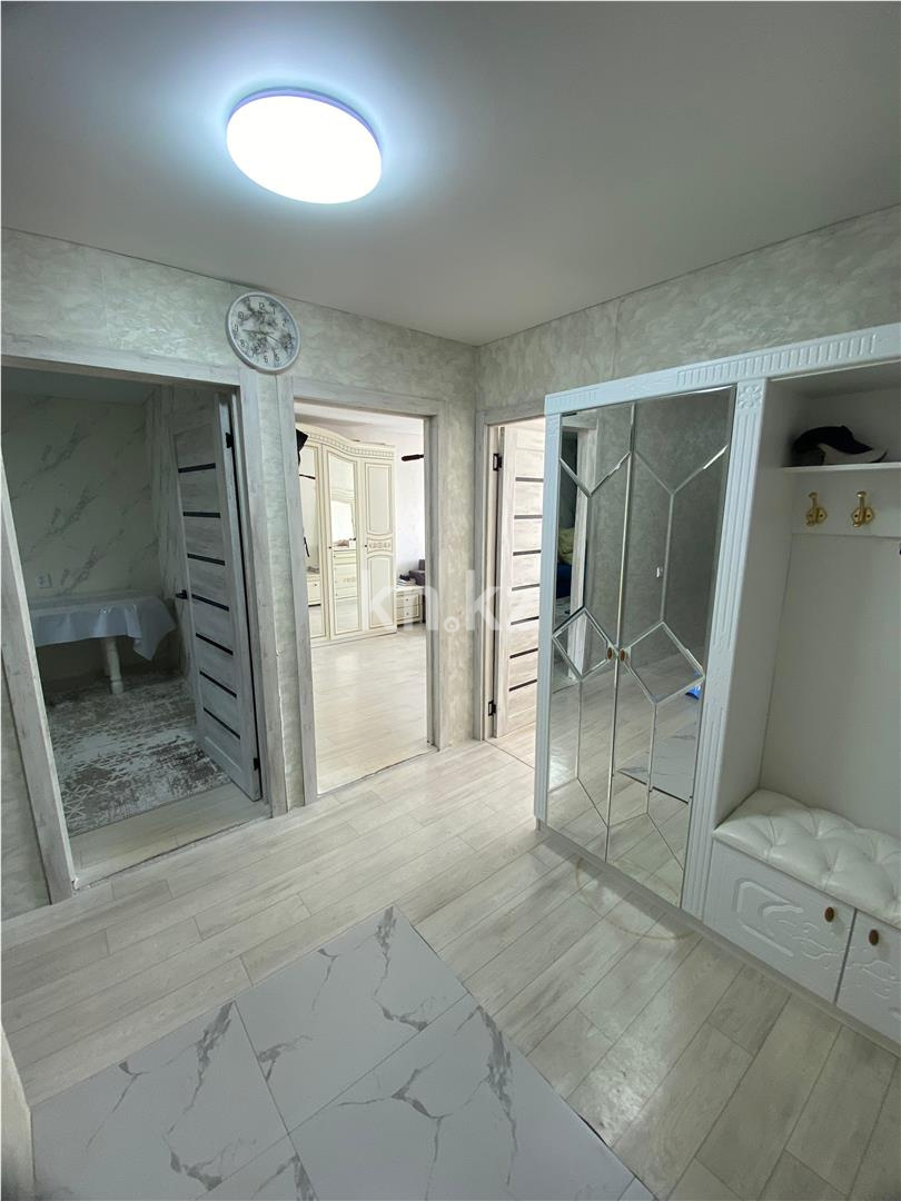 Продажа 3-комнатной квартиры, 61 м², 18-й мкр. в Караганде - фото 4