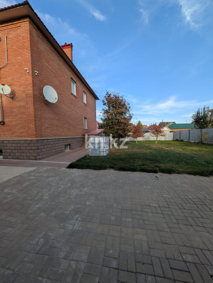 Продажа 6-комнатного дома, 525.2 м², ул. Береке, дом  18 в Уральске