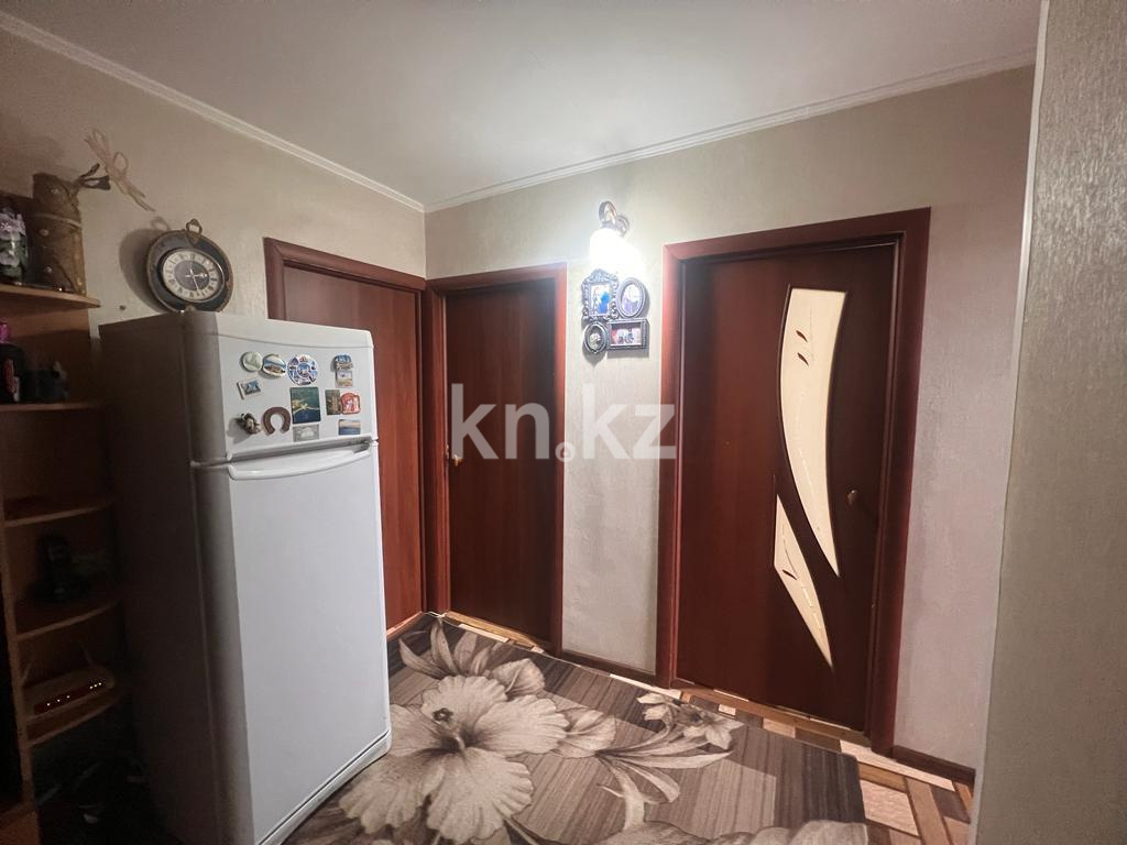 Продажа 3-комнатной квартиры, 60 м², мкр. Восток-2, дом  11 в Караганде - фото 10
