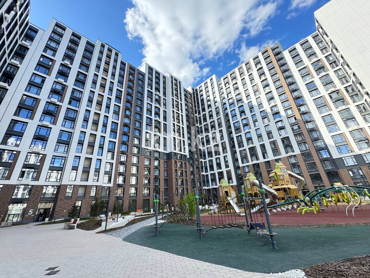 Продажа 4-комнатной квартиры, 96 м² в Астане - фото 36