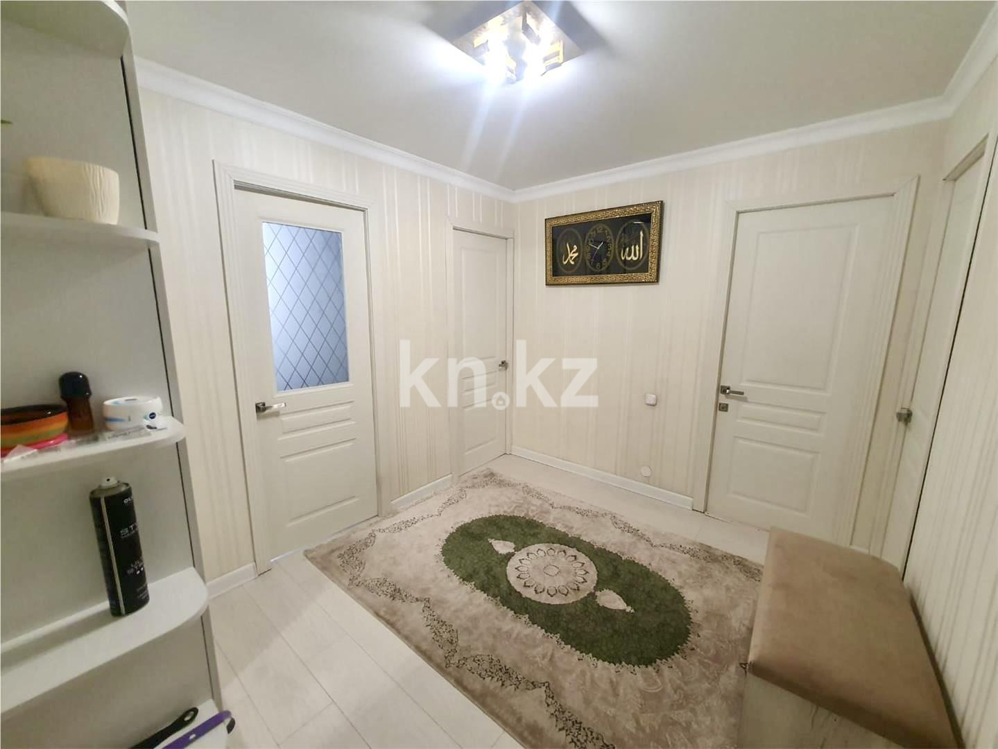 Продажа 3-комнатной квартиры, 57 м², ул. Аманжолова в Караганде - фото 11