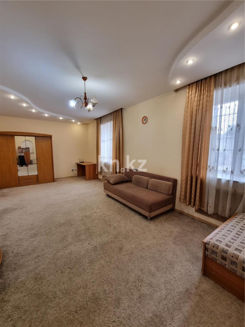 Продажа 1-комнатной квартиры, 52 м², ул. Абая, дом  38 в Караганде - фото 3