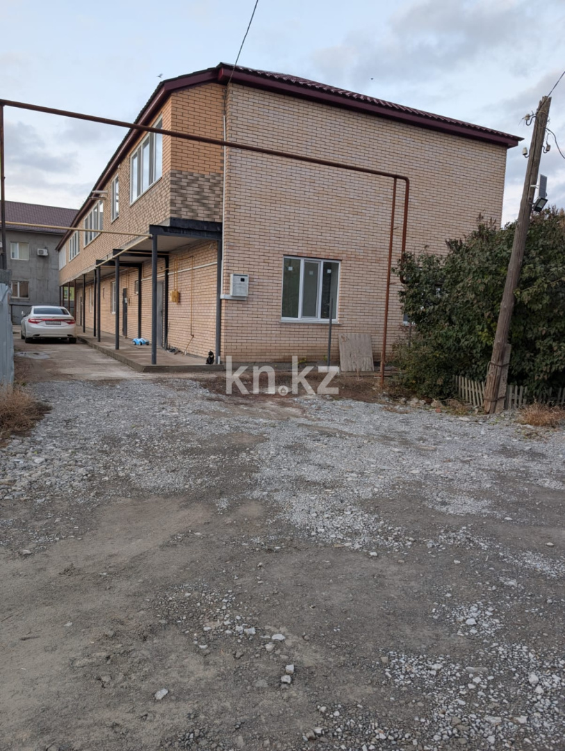 Продажа 4-комнатной квартиры, 135 м², ул. Скоробогатова, дом  108 в Уральске - фото 3