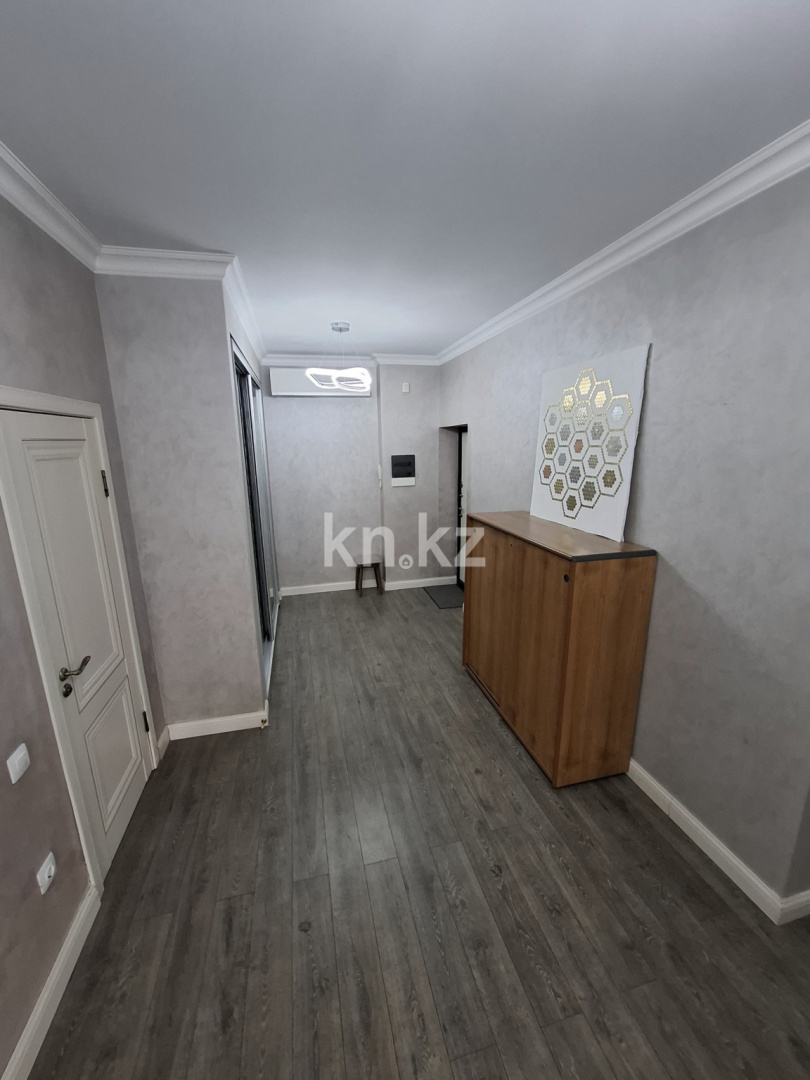Аренда 3-комнатной квартиры, 130 м², ул. Рахмадиева в Алматы - фото 13