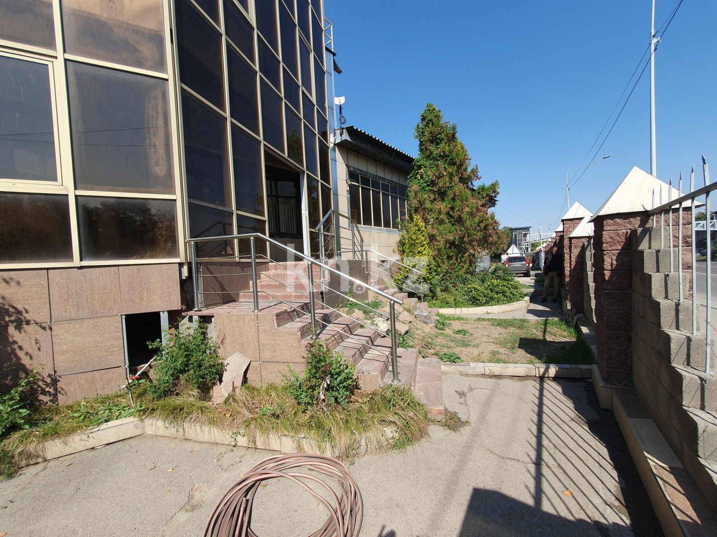 Продажа , 2150 м², Рыскулова, дом  1/1 в Алматы