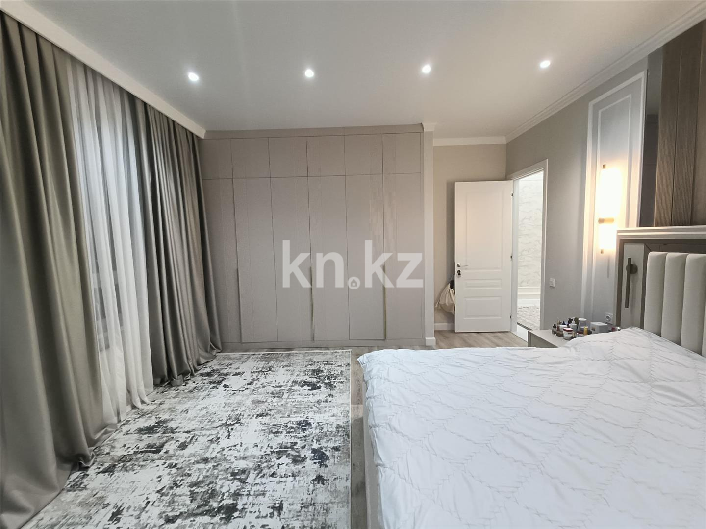Продажа 3-комнатной квартиры, 128 м², пр. Туран в Астане - фото 4