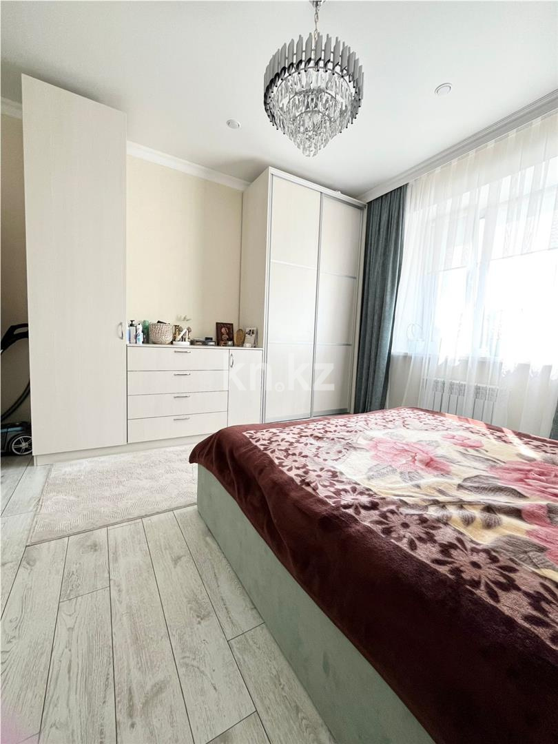 Продажа 3-комнатной квартиры, 83 м², мкр. Степной-2, дом  14/15 в Караганде - фото 3