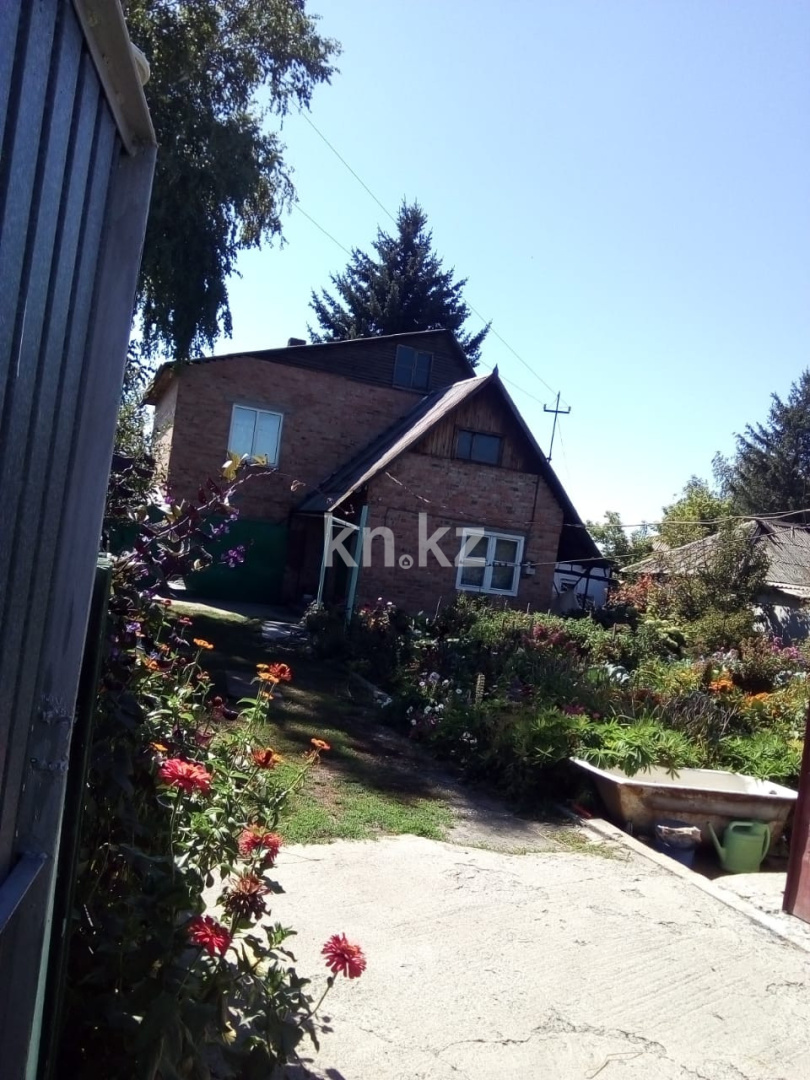 Продажа 3-комнатного дома, 108 м², ул. Горноалтайская, дом  123 в Усть-Каменогорске